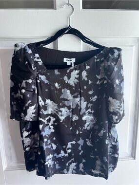 DKNY Black and White Abstract Print Blouse